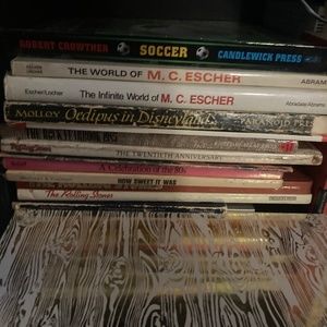 Bo oks! Bo oks! Books!